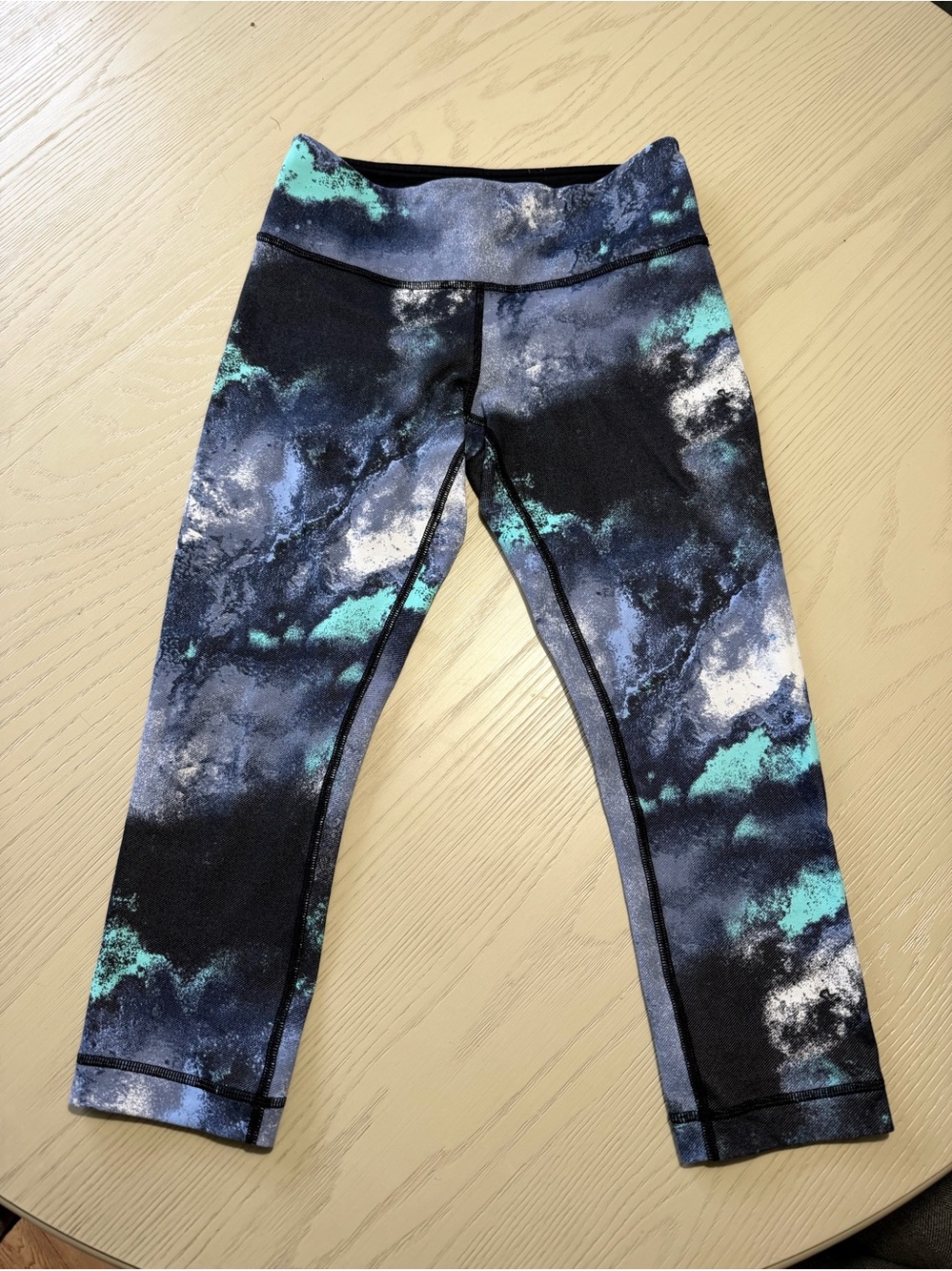 Lululemon Watercolor Capri Leggings - Like New